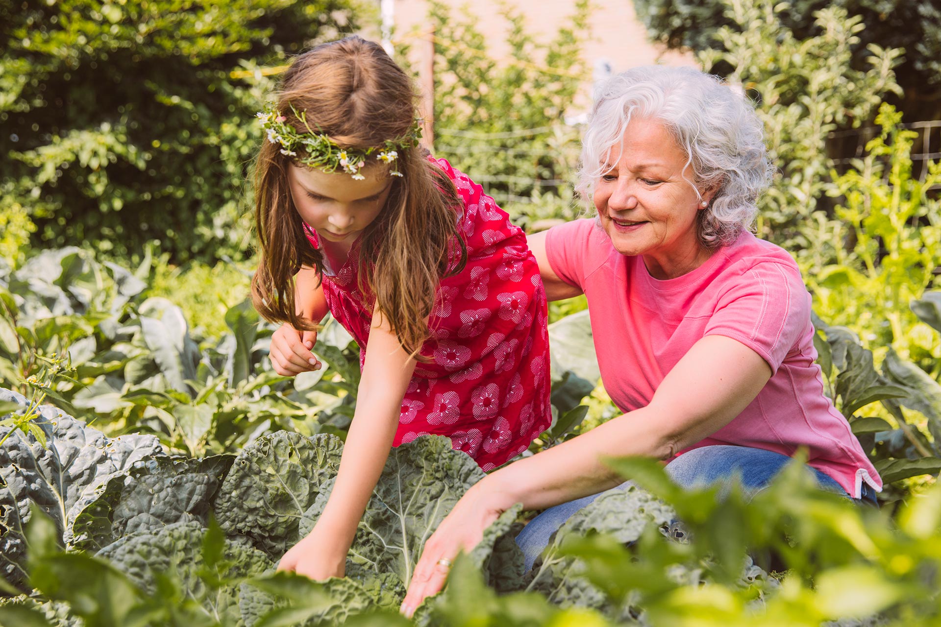 nonna e nipote orto