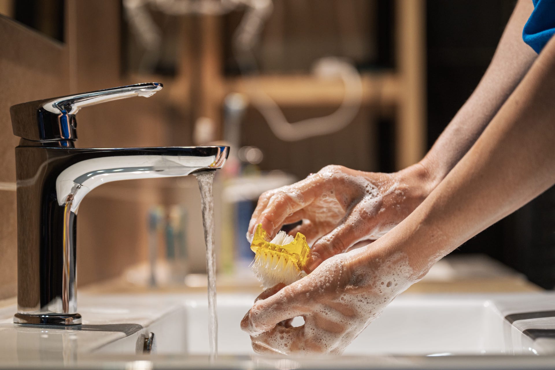 lavarsi bene le mani per una buona sicurezza alimentare in cucina