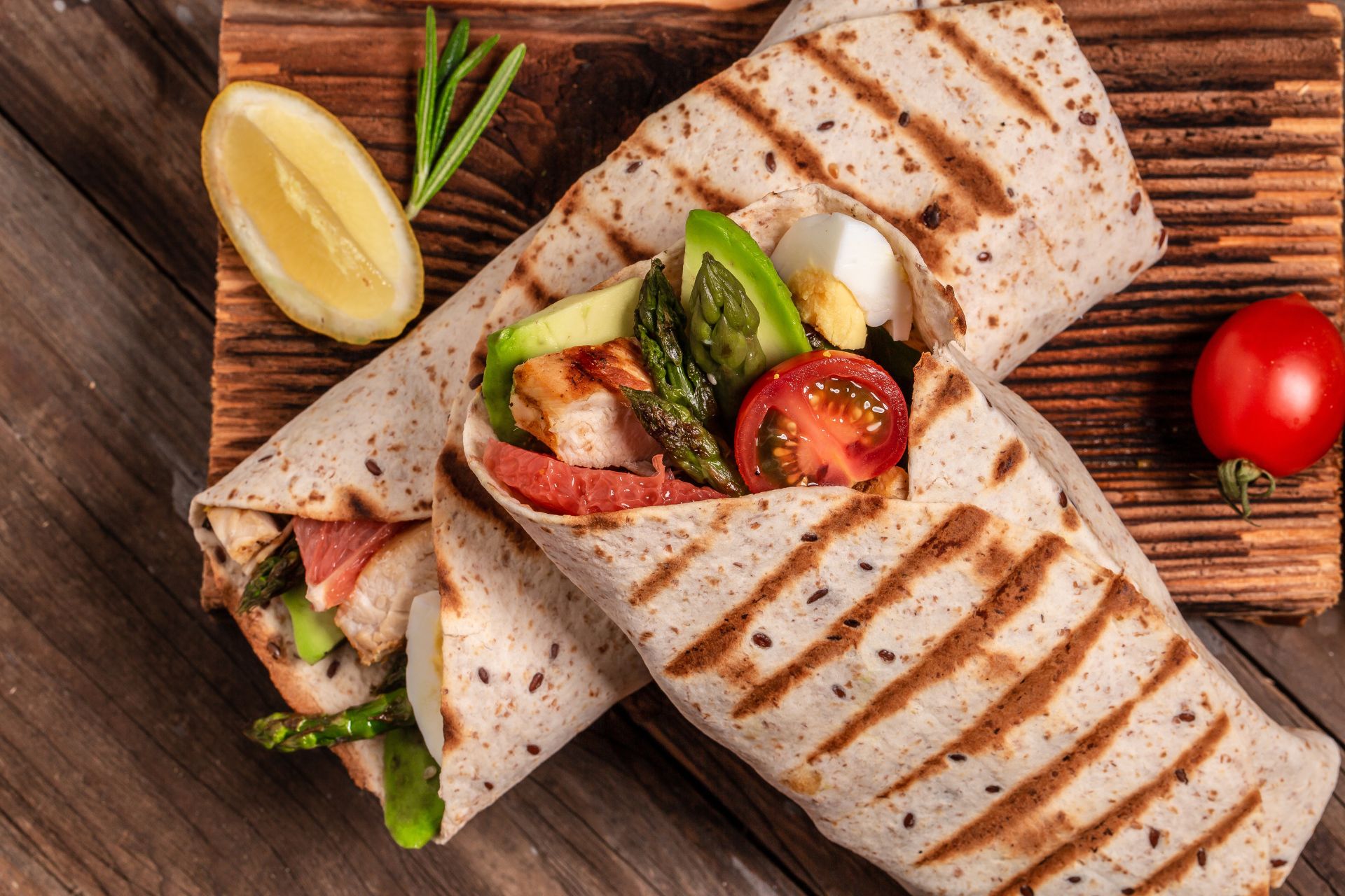 wrap di pollo con verdure perfetto per la pausa pranzo